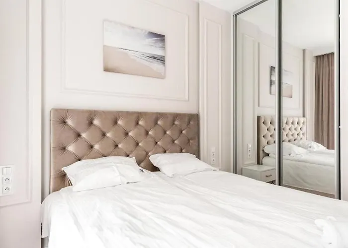 Urban Chic - Mennica Residence - One Bedroom Apartment -Citycenter&18