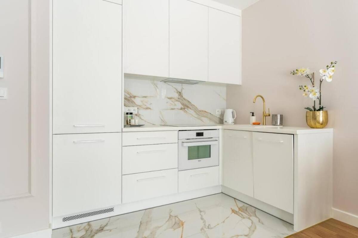 Urban Chic - Mennica - One Bedroom -citycenter&18