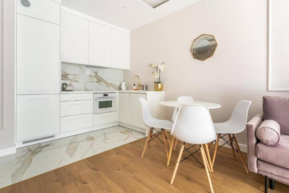 Urban Chic - Mennica - One Bedroom -citycenter&18 Apartmán
