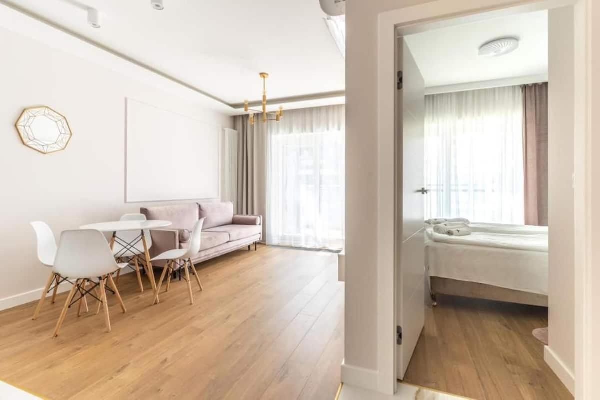 Apartmán Urban Chic - Mennica - One Bedroom -citycenter&18 Varšava