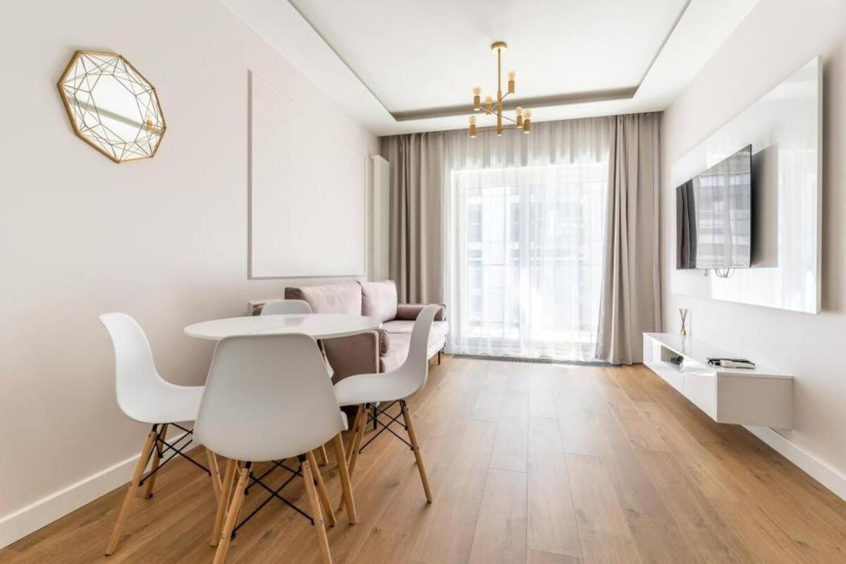 Urban Chic - Mennica - One Bedroom -citycenter&18 Varšava